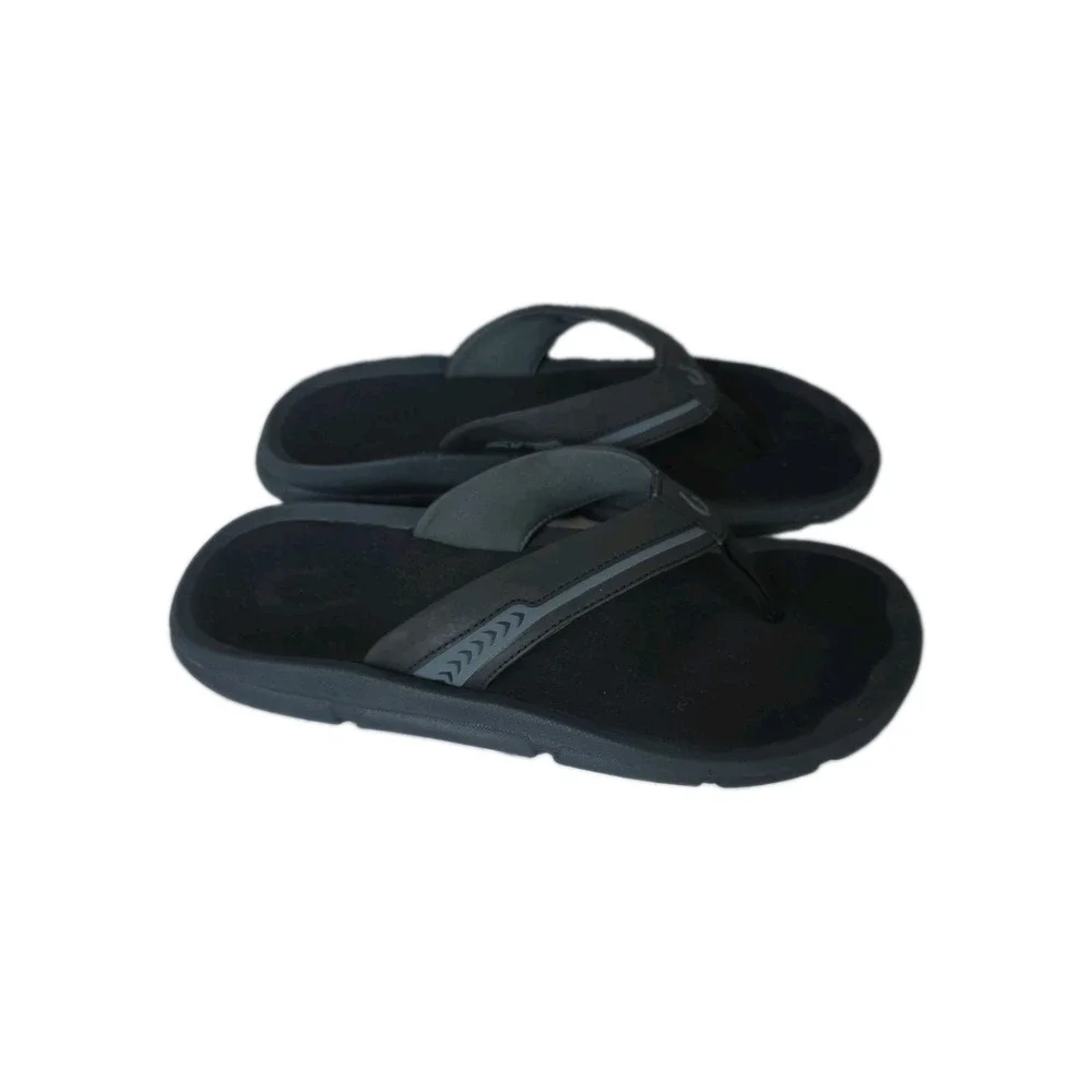 OluKai Akeu Mens Sandals Size 10 Black Beach Flip Flops